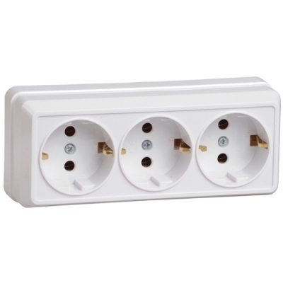 OKTAVA Розетка 3-местная с заземлением для открытой установки 16А РС23-3-ОБ белый IEK