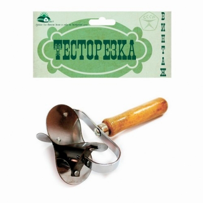 Тесторезка с дер.ручкой 2618