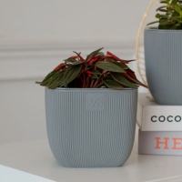 Горшок цветочный VipSet Фабио 8,3л серый (черная вставка) с дренажной системой