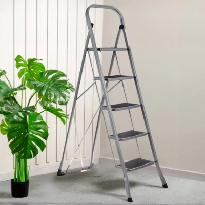 Стремянка широкие 5 ступеней WK6018D-5C металл, 150 кг Стремянка широкие 5 ступеней WK6018D-5C металл, 150 кг