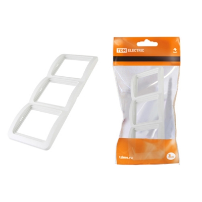 Рамка 3-ая вертикальная белая "Валдай" TDM (SQ1804-0020) Рамка 3-ая вертикальная белая "Валдай" TDM (SQ1804-0020)