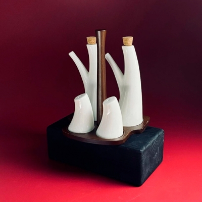 Набор солонок и бутылки для масла/уксуса 4пр. на подставке TROPICAL в под.уп.(х12)Фарфор арт.235-086