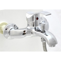 Смеситель Ванна GLORIOSO GL180-15 S057 шар. d-40 кор нос* Смеситель Ванна GLORIOSO GL180-15 S057 шар. d-40 кор нос*