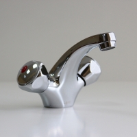 Смеситель для умывальника 1/2 кер T.MARKT 05-2005 Мария Смеситель для умывальника 1/2 кер T.MARKT 05-2005 Мария